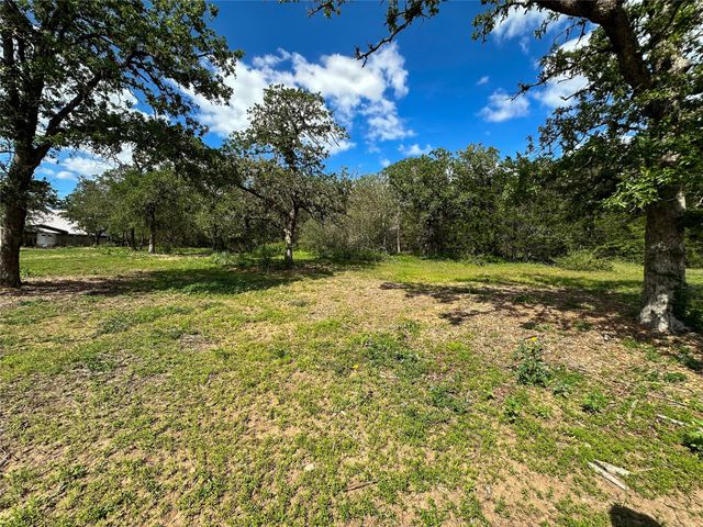 380 Woodlands DR, Bastrop, TX 78602