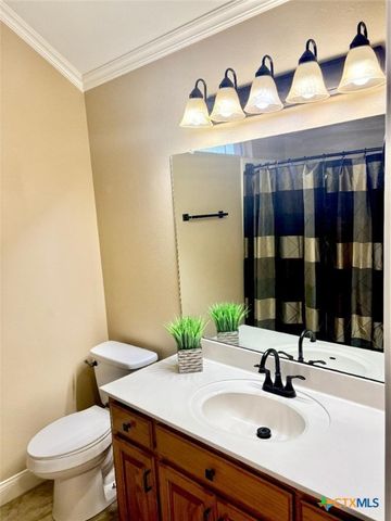 116 Northampton Circle, Victoria, TX 77904