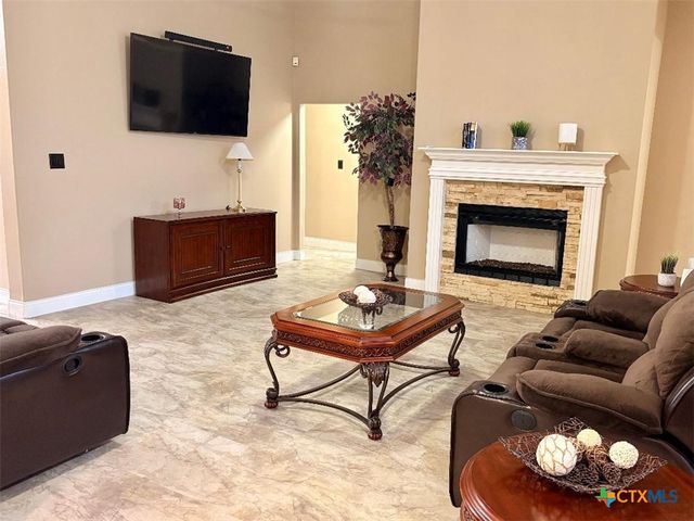 116 Northampton Circle, Victoria, TX 77904