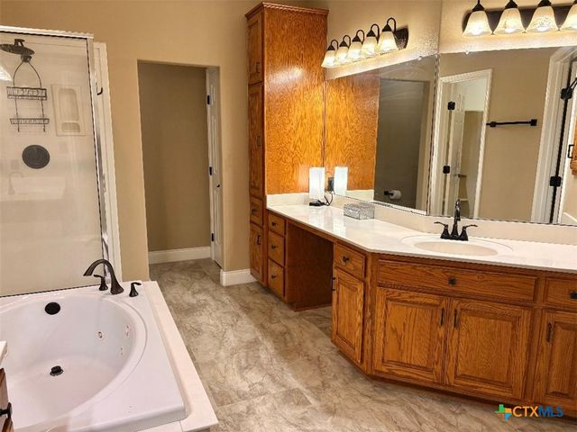 116 Northampton Circle, Victoria, TX 77904