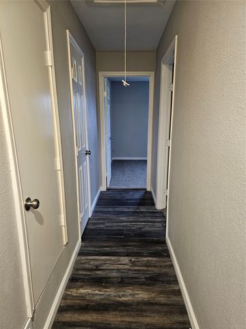 305 Deepwood Street, Dallas, TX 75217