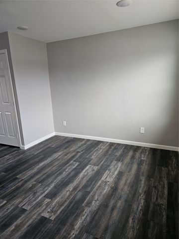 305 Deepwood Street, Dallas, TX 75217