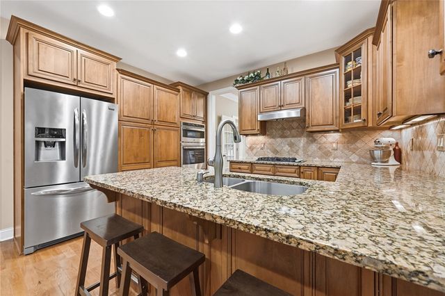 303 Torrey Pine Dr, Adams Twp, PA 16046