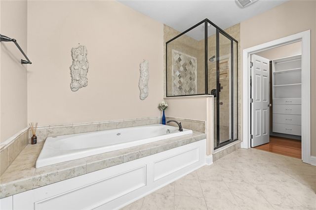 303 Torrey Pine Dr, Adams Twp, PA 16046