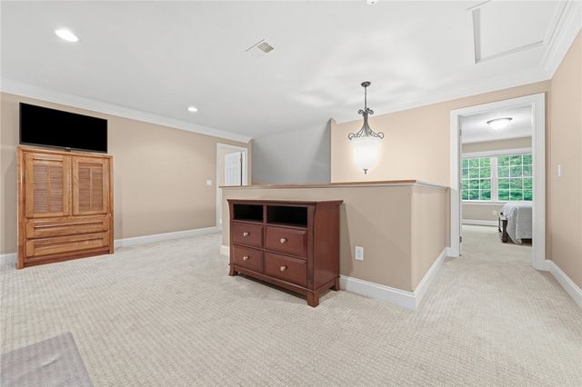 303 Torrey Pine Dr, Adams Twp, PA 16046