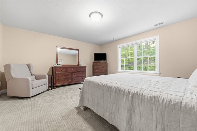 303 Torrey Pine Dr, Adams Twp, PA 16046
