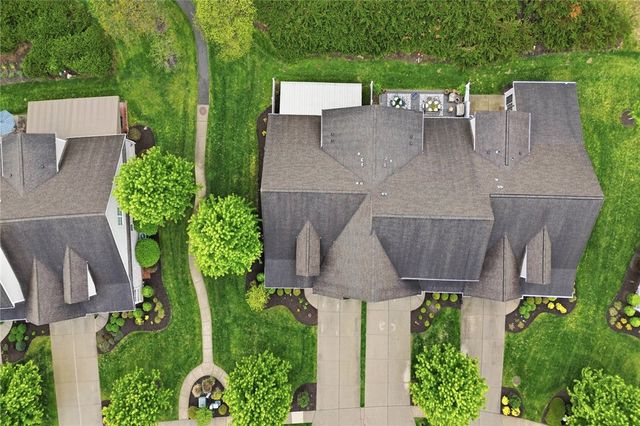 303 Torrey Pine Dr, Adams Twp, PA 16046