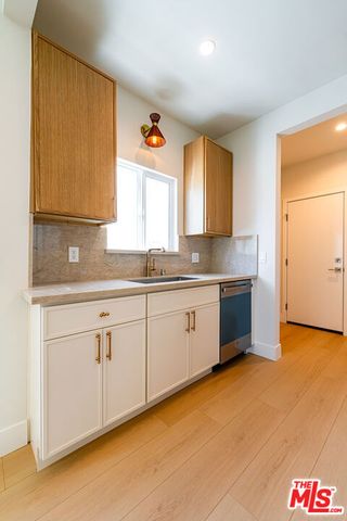4637 W 18th Street, Los Angeles, CA 90019