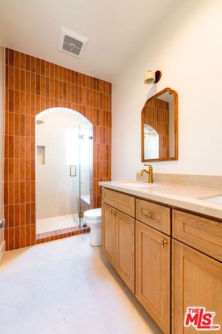 4637 W 18th Street, Los Angeles, CA 90019