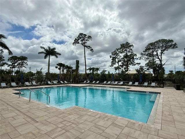 4286 Efendi Drive, Lantana, FL 33462