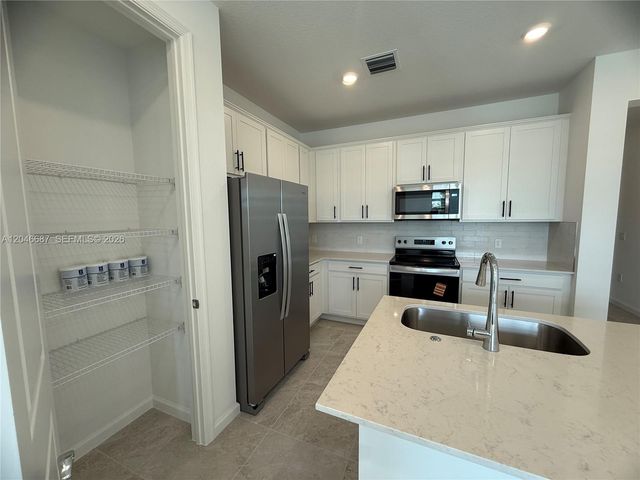 4286 Efendi Drive, Lantana, FL 33462