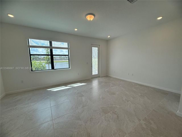 4286 Efendi Drive, Lantana, FL 33462