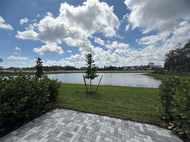 4286 Efendi Drive, Lantana, FL 33462