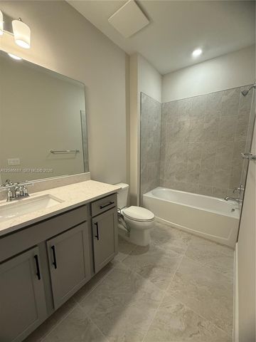 4286 Efendi Drive, Lantana, FL 33462
