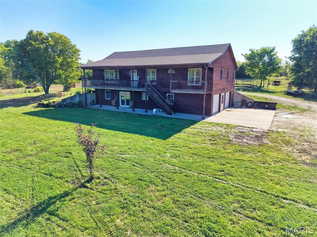 Image 2 of property listing at 8700 N Hartley Road, Hallsville, MO 65255