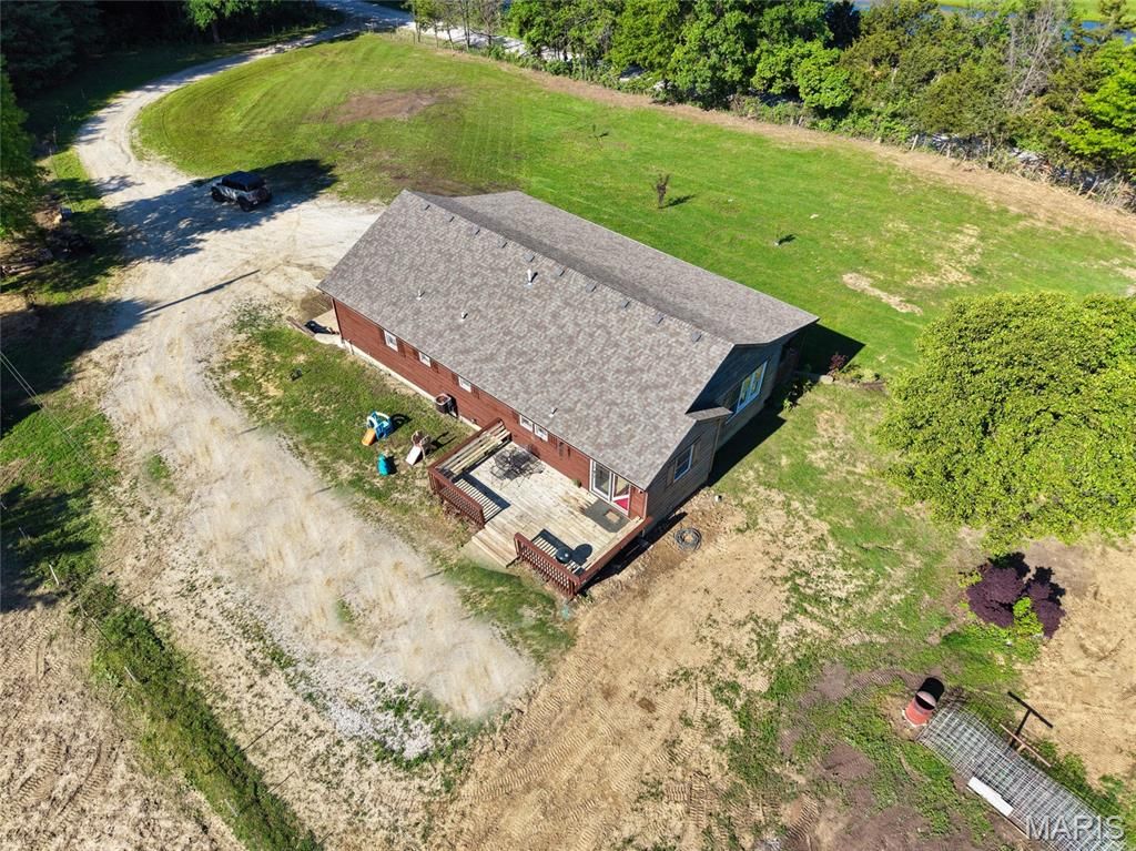 Image 28 of property listing at 8700 N Hartley Road, Hallsville, MO 65255