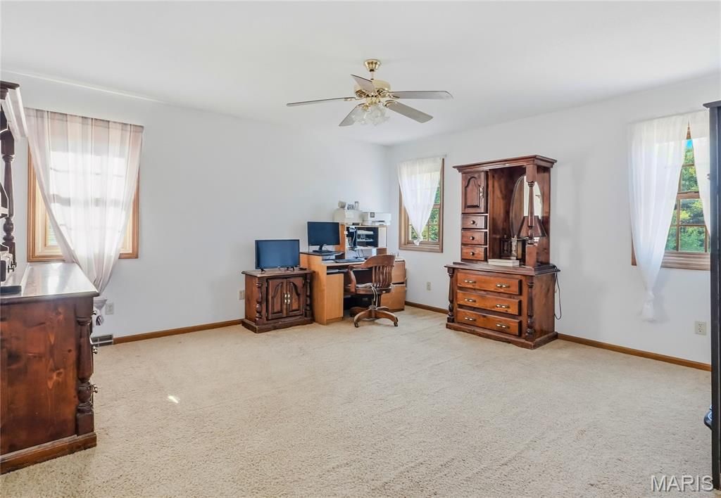 Image 4 of property listing at 8700 N Hartley Road, Hallsville, MO 65255