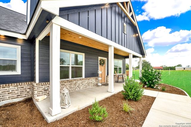 1474 County Road 342, La Vernia, TX 78121