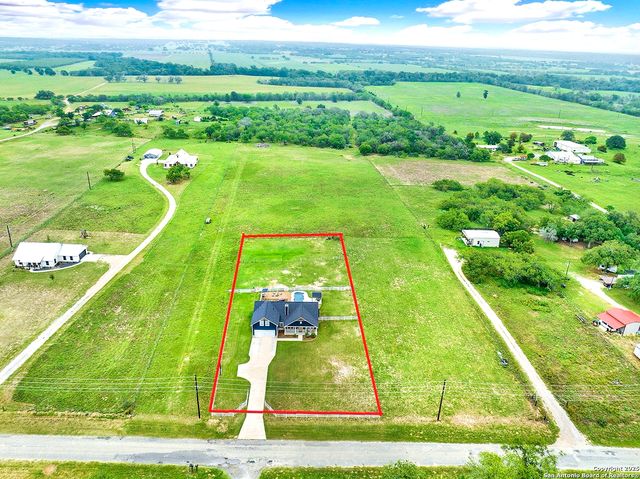 1474 County Road 342, La Vernia, TX 78121