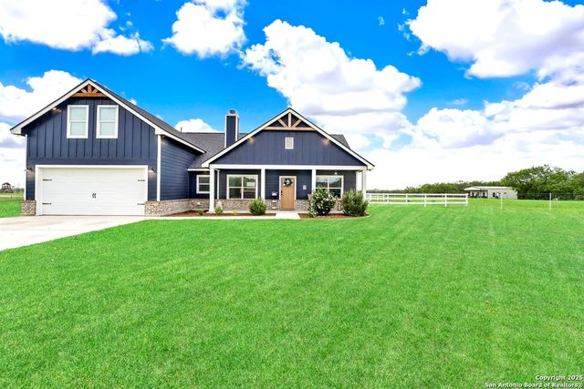 1474 County Road 342, La Vernia, TX 78121