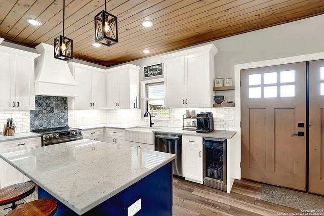 1474 County Road 342, La Vernia, TX 78121