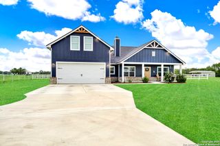 1474 County Road 342, La Vernia, TX 78121