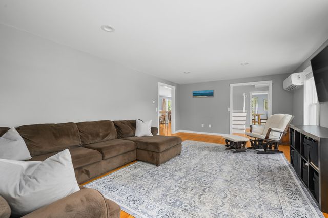 284 Bragg's Lane, Barnstable, MA 02630