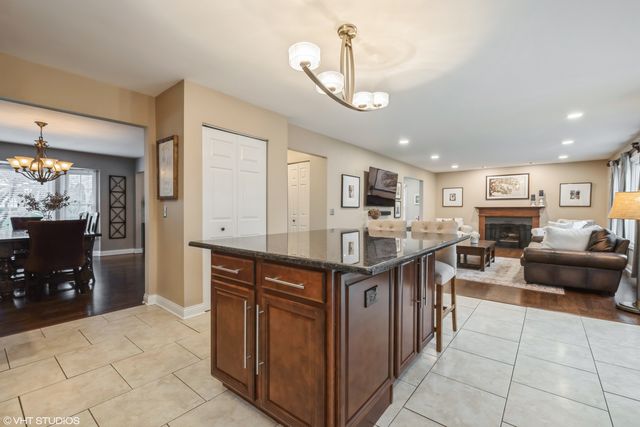 6695 Foxworth Lane, Gurnee, IL 60031