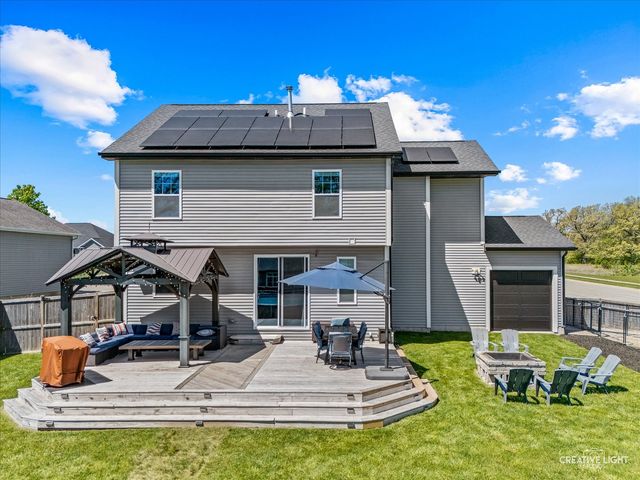 1000 Persimmon Drive, Genoa, IL 60135