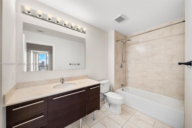 1900 N Bayshore Dr 4504, Miami, FL 33132