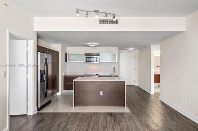 1900 N Bayshore Dr 4504, Miami, FL 33132
