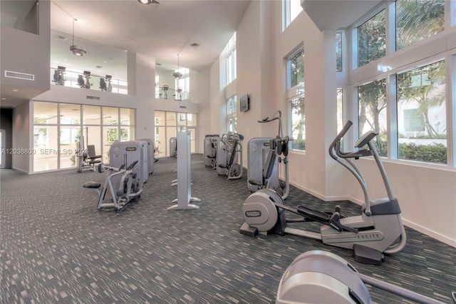 1900 N Bayshore Dr 4504, Miami, FL 33132