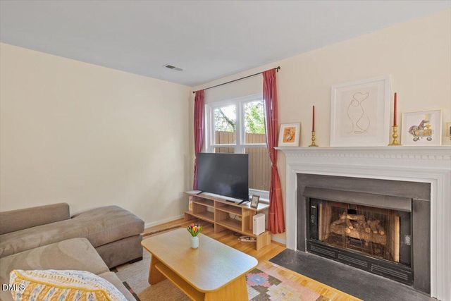 104 Sir Richard Lane, Chapel Hill, NC 27517