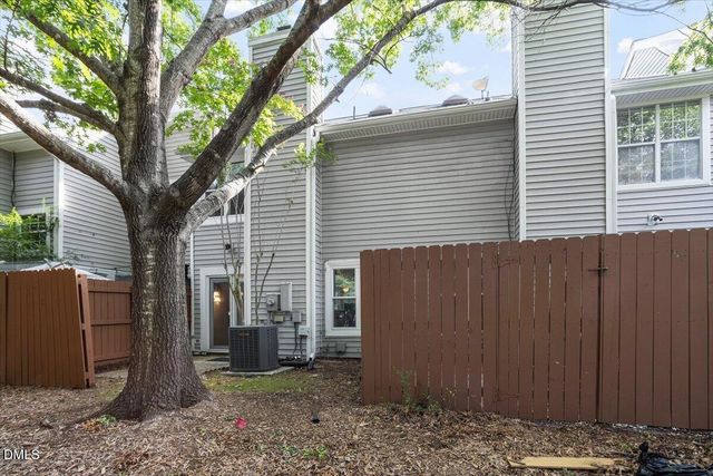 104 Sir Richard Lane, Chapel Hill, NC 27517