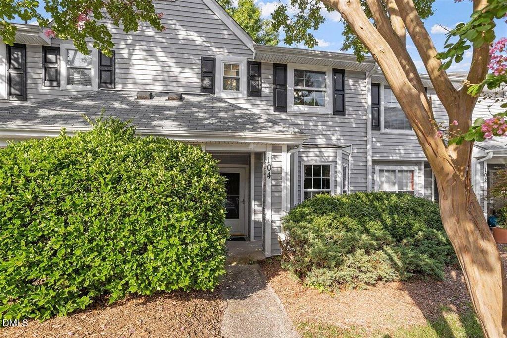 104 Sir Richard Lane, Chapel Hill, NC 27517