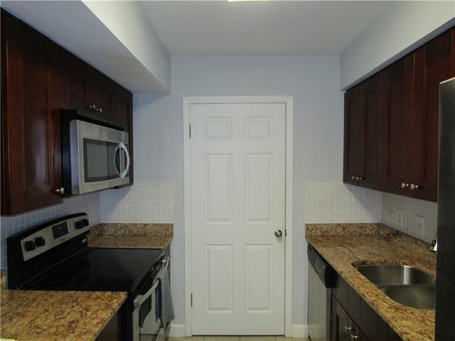 4003 Wingate Way, Sandy Springs, GA 30350