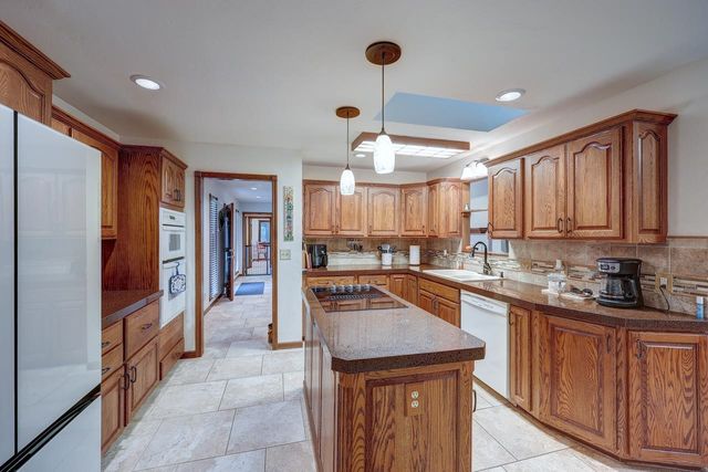 3103 Cabrillo Dr, Winfield, KS 67156