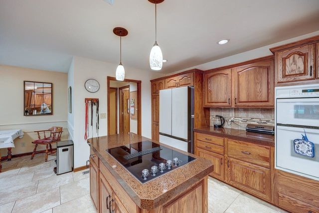 3103 Cabrillo Dr, Winfield, KS 67156