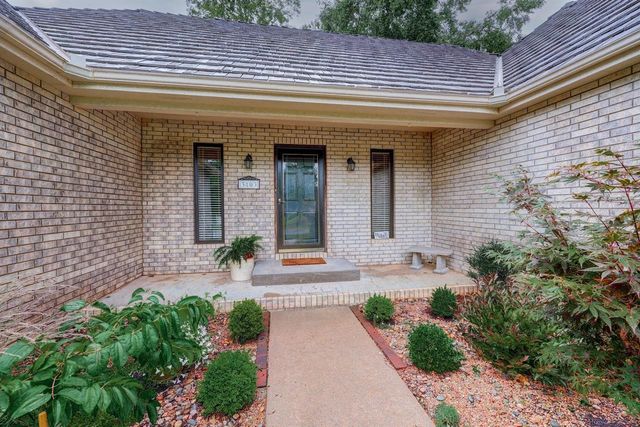 3103 Cabrillo Dr, Winfield, KS 67156