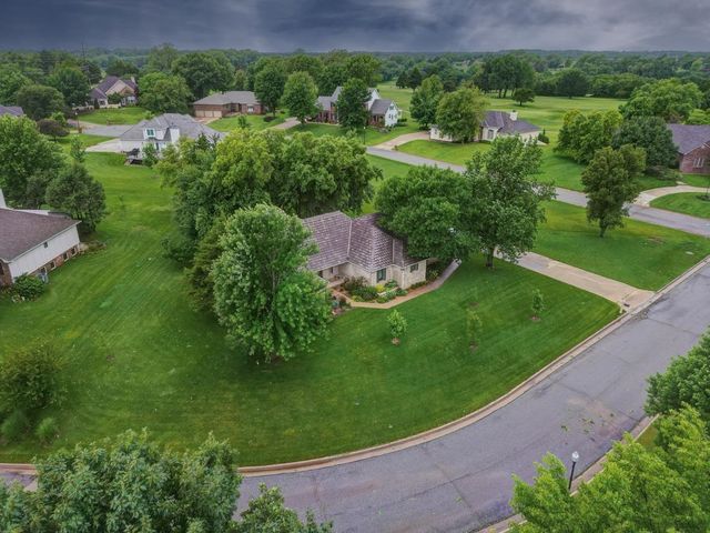 3103 Cabrillo Dr, Winfield, KS 67156