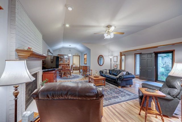 3103 Cabrillo Dr, Winfield, KS 67156