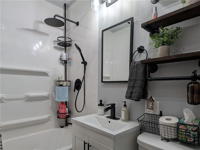 612 W Eau Claire Street, Rice Lake, WI 54868