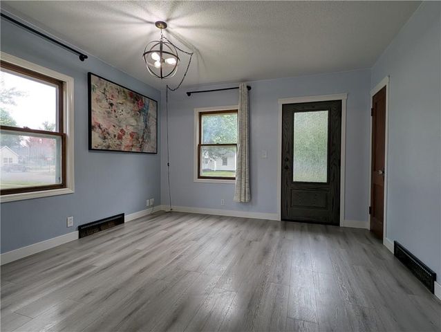 612 W Eau Claire Street, Rice Lake, WI 54868