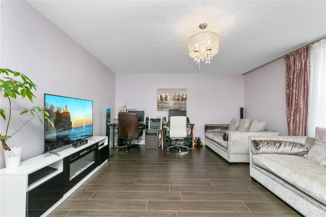 20291 NE 30th Ave PH-10, Aventura, FL 33180