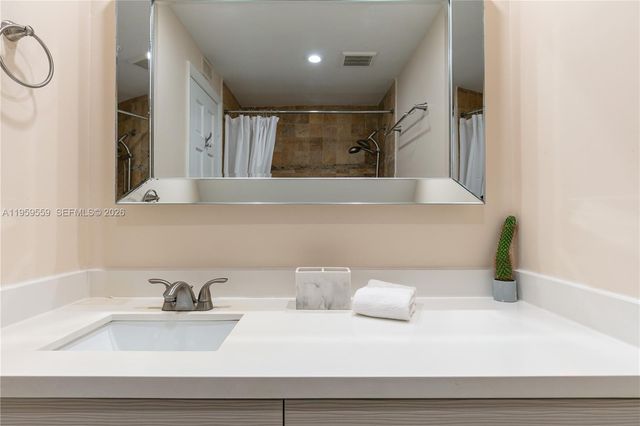 20291 NE 30th Ave PH-10, Aventura, FL 33180