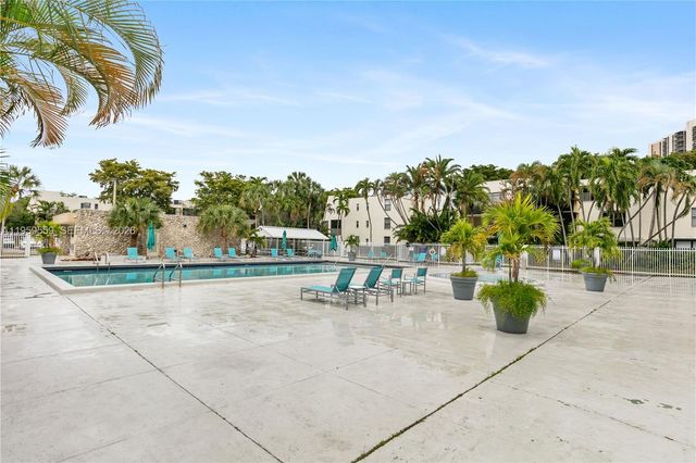 20291 NE 30th Ave PH-10, Aventura, FL 33180