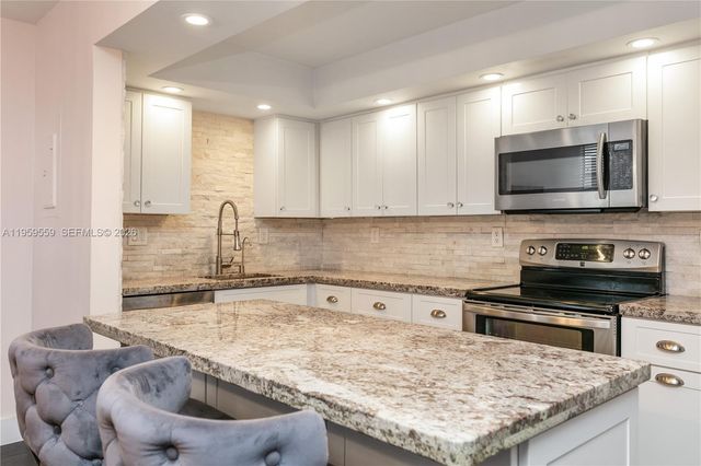 20291 NE 30th Ave PH-10, Aventura, FL 33180