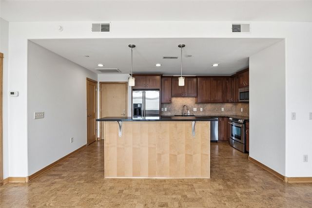 847 Quarry Rd 303, Coralville, IA 52241