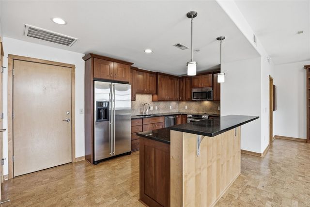 847 Quarry Rd 303, Coralville, IA 52241