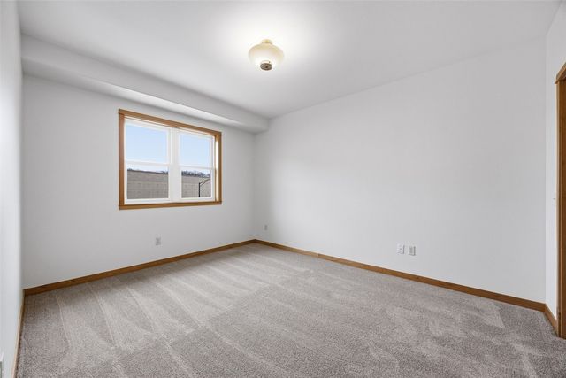 847 Quarry Rd 303, Coralville, IA 52241
